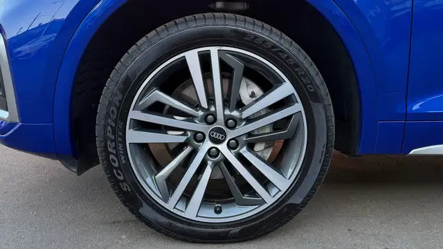 Audi Q5 view 6