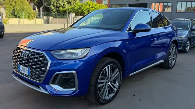 Audi Q5 view 3
