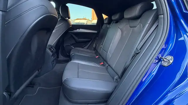 Audi Q5 view 12