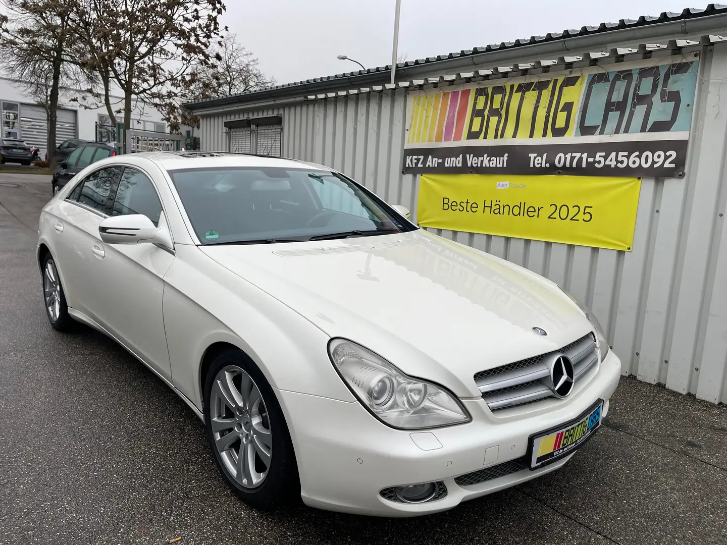 Mercedes-Benz CLS 350 *2.Hand* AHK*Massage Sitz*TÜV 02/27 TOP Zustand Weiß - 1