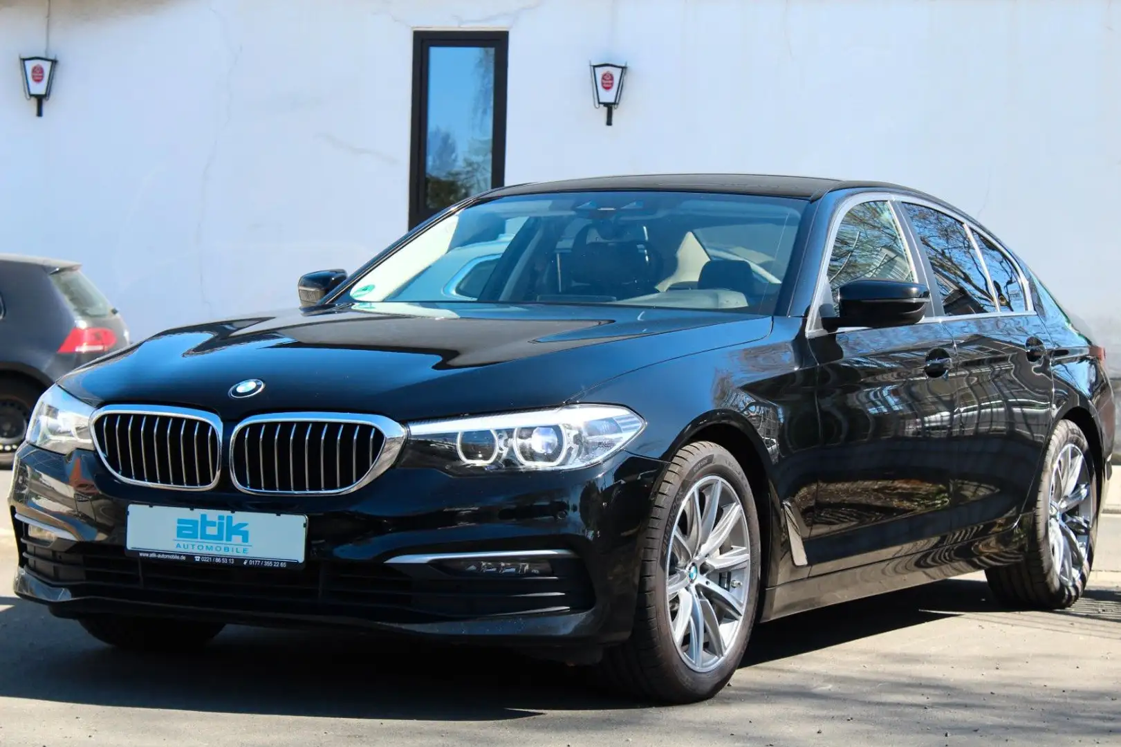 BMW 525 d 1.HAND! KAM NaviPROF 4xSHZ 18" M-SPORTFAHRW Schwarz - 1