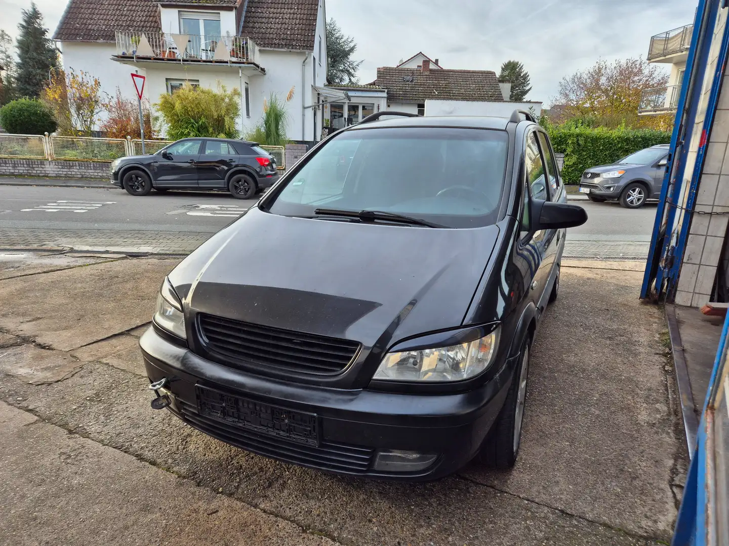 Opel Zafira Zafira 1.8 16V Comfort AHK Alufelgen Schwarz - 2