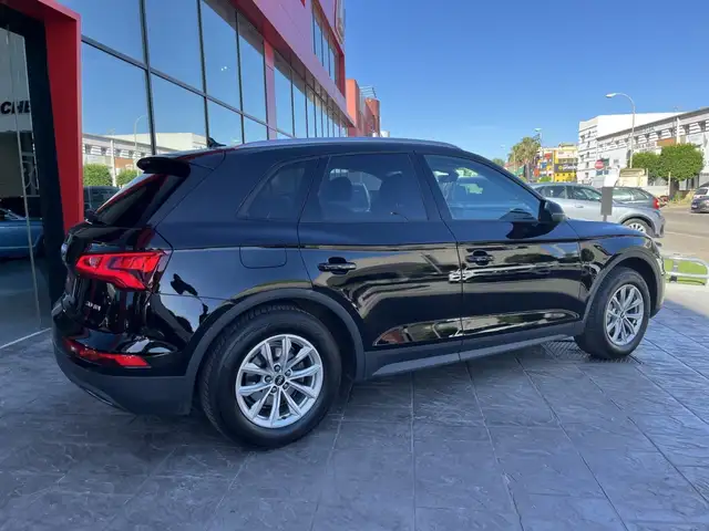 Audi Q5 view 6