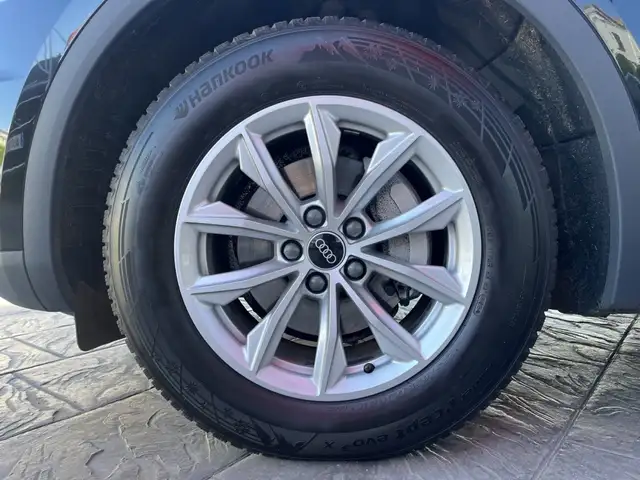 Audi Q5 view 10