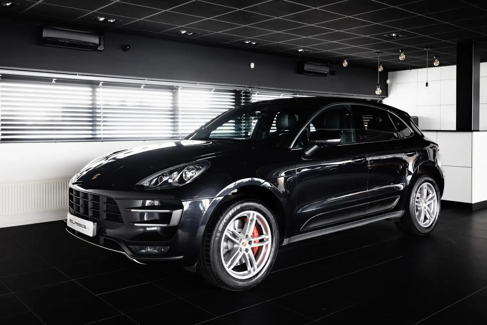 Porsche Macan 3.6 Turbo Zwart - 2