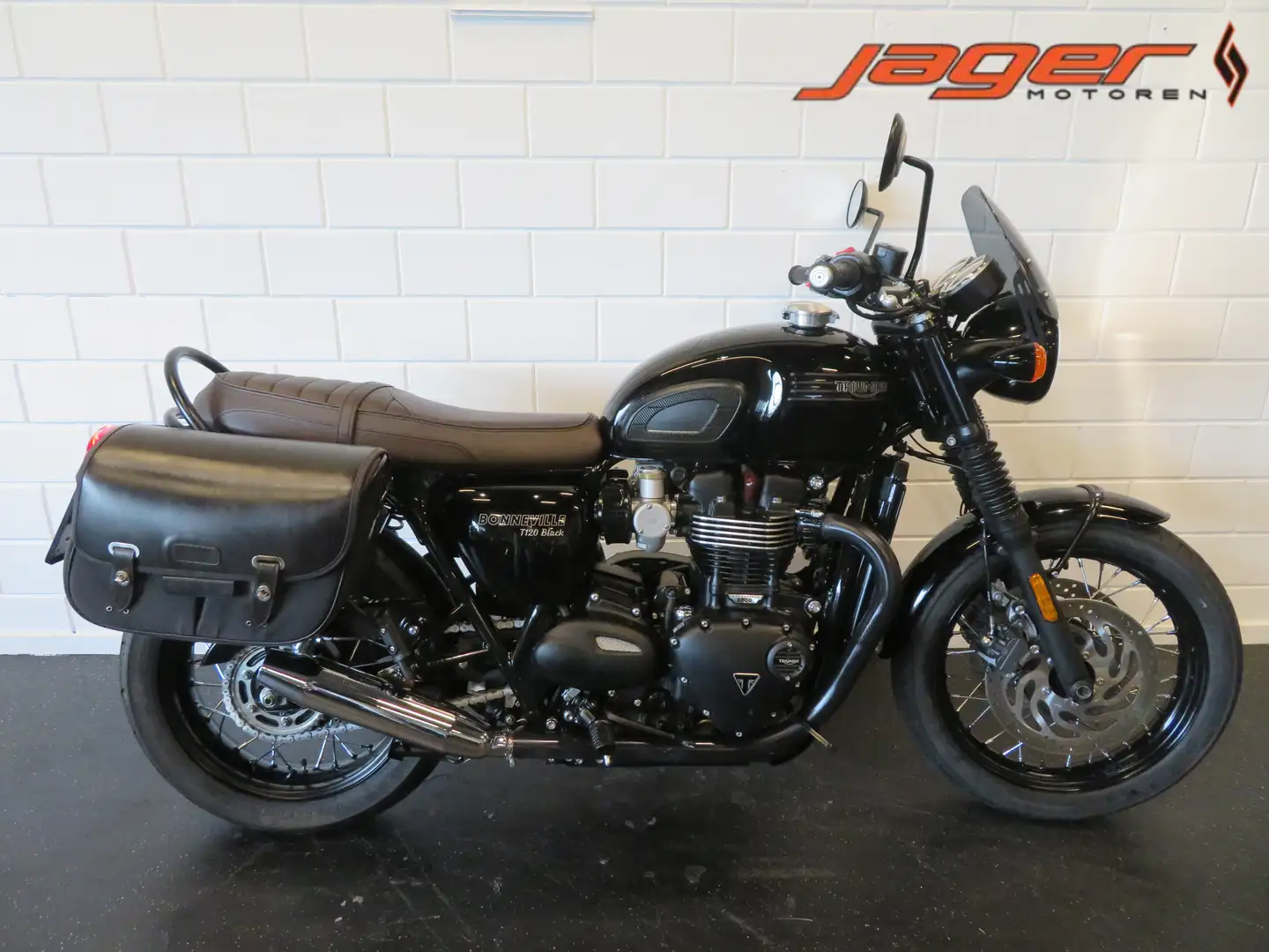 Triumph Bonneville T120 SUPER GAAF! Zwart - 1