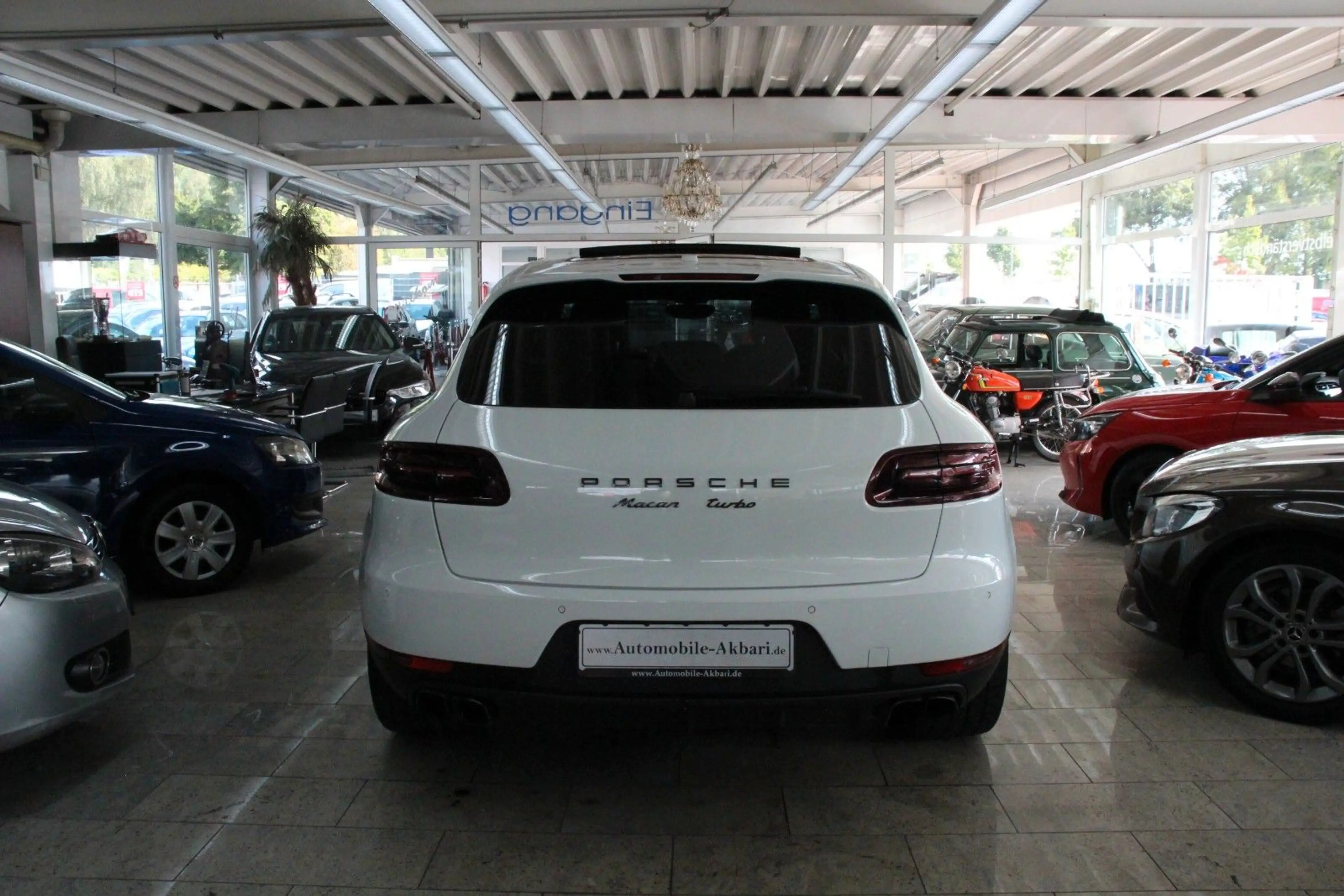 Porsche Macan Turbo *BOSE/Pano/Sitzbelüftung* — photo 6