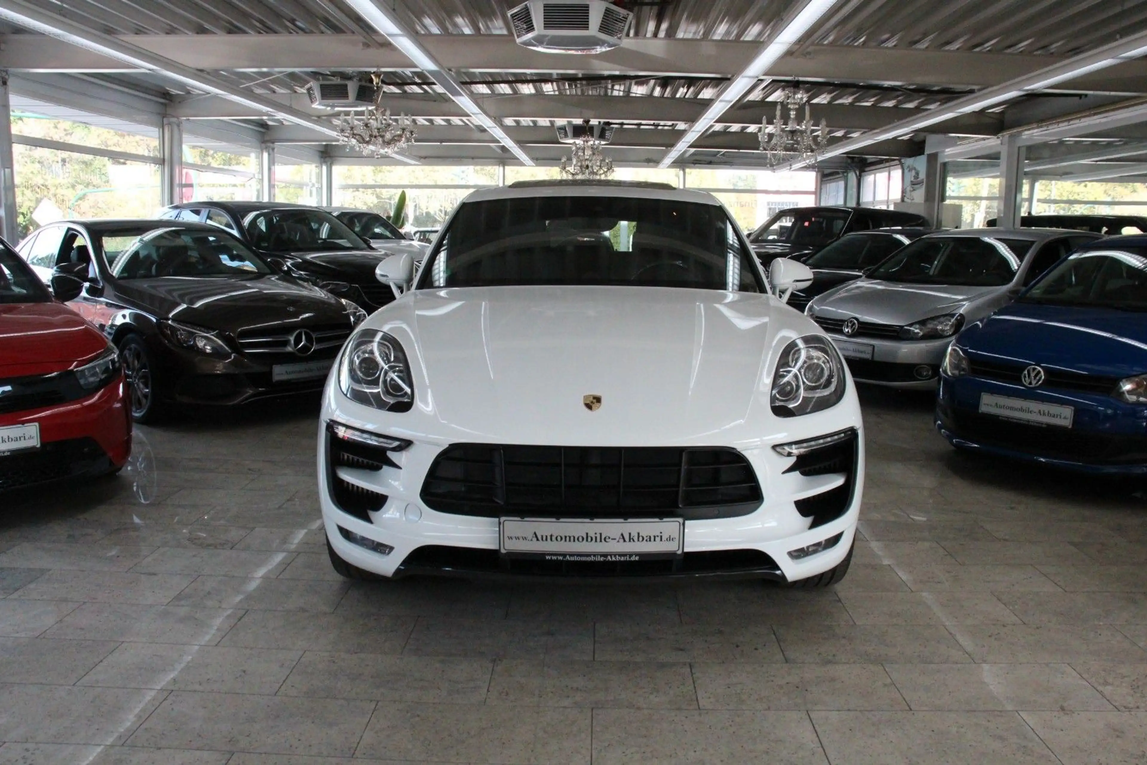 Porsche Macan Turbo *BOSE/Pano/Sitzbelüftung* — photo 3