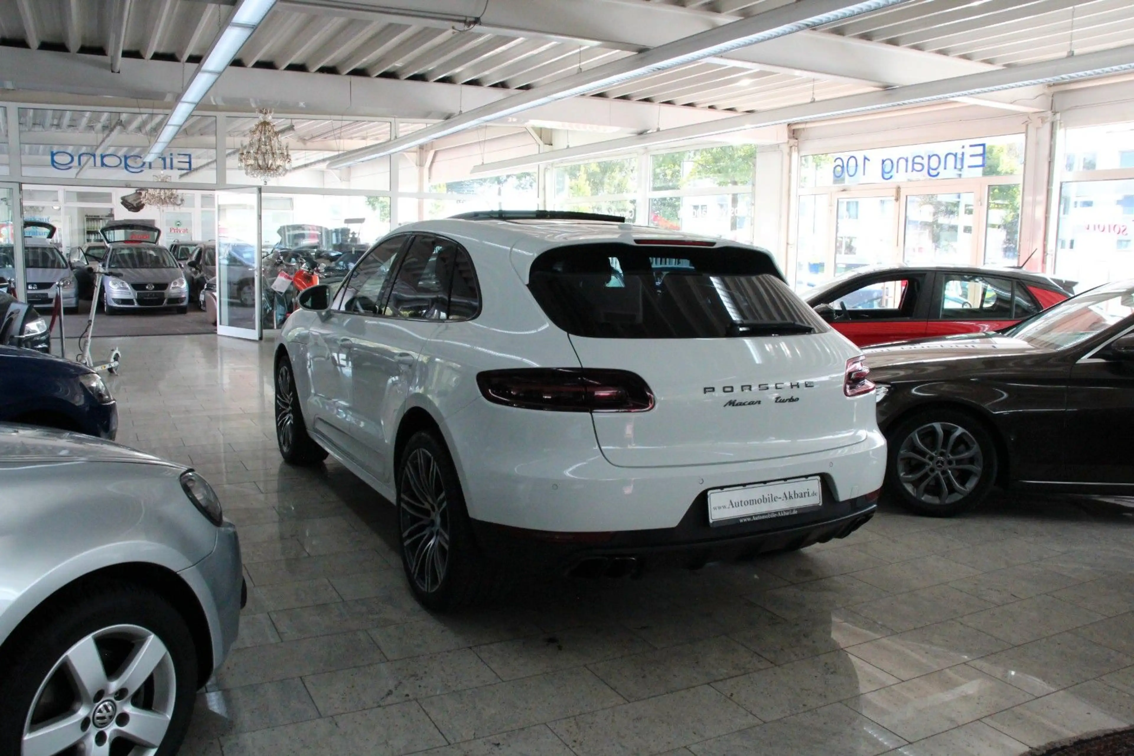 Porsche Macan Turbo *BOSE/Pano/Sitzbelüftung* — photo 5
