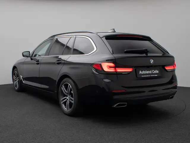 BMW 5 Series view 9