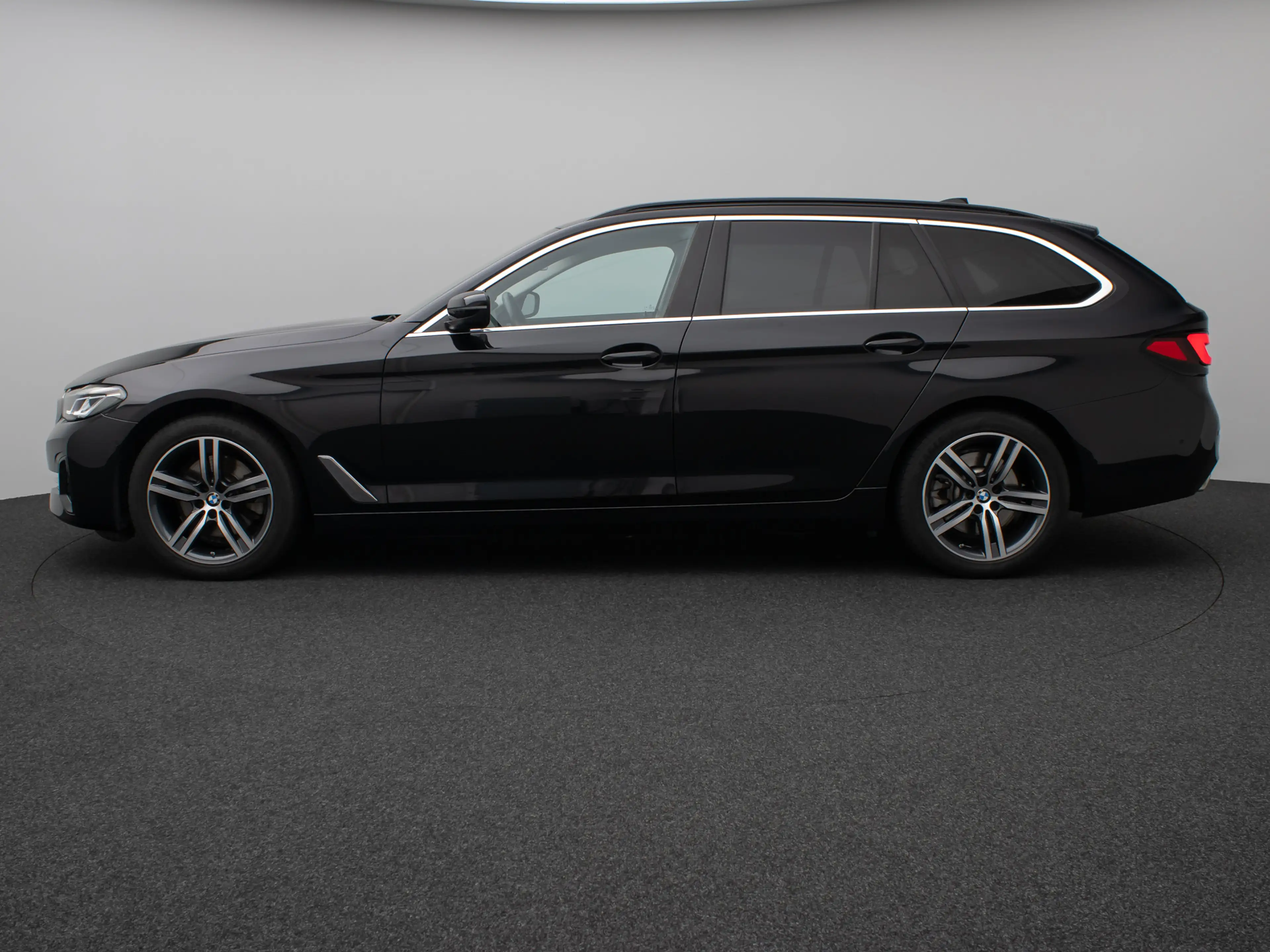BMW 520 ACC H K Kamera Alarm DAB Leder 18Zoll — photo 11