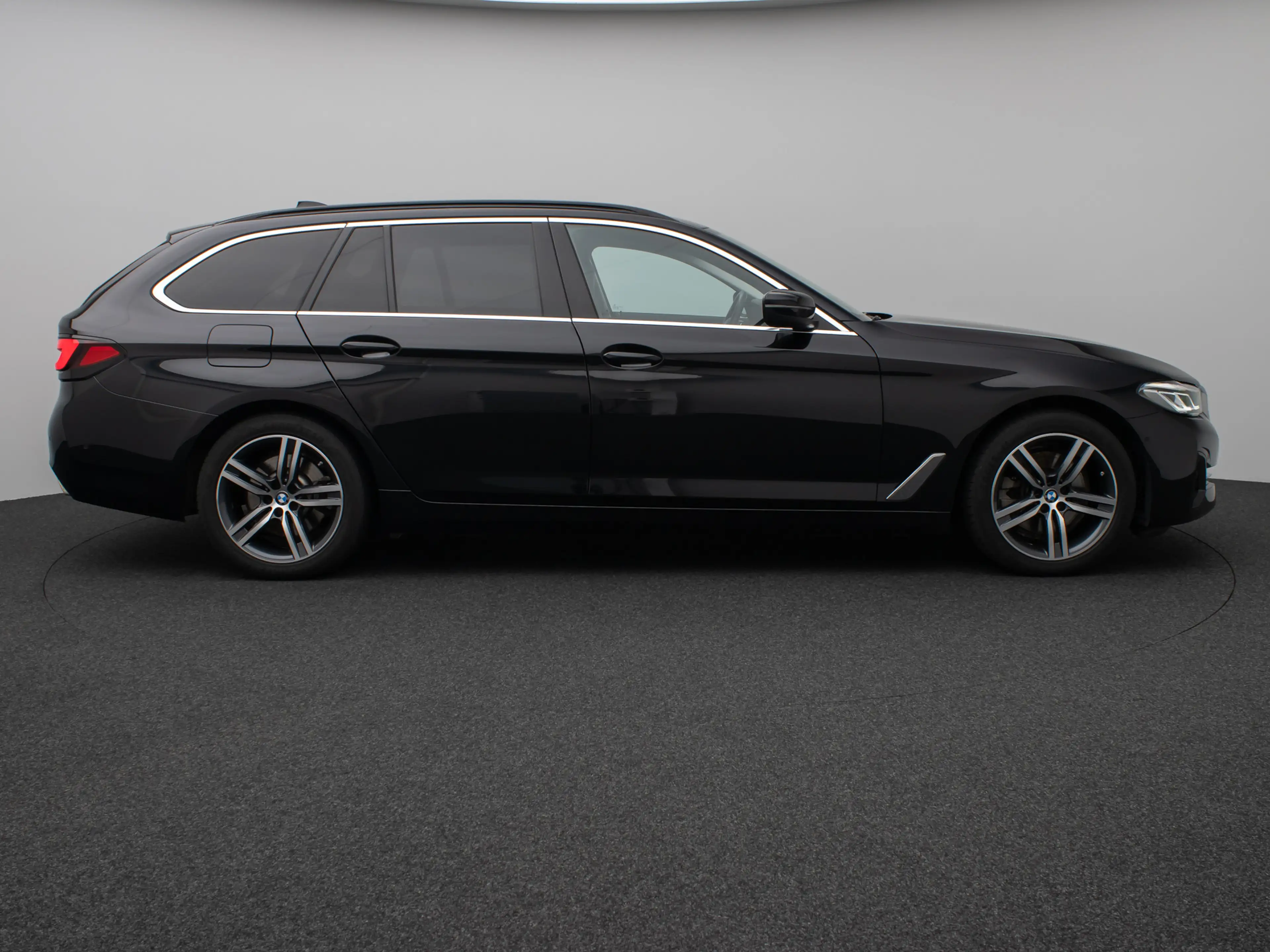BMW 520 ACC H K Kamera Alarm DAB Leder 18Zoll — photo 5