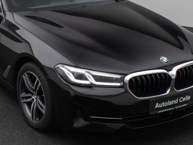 BMW 5 Series view 19