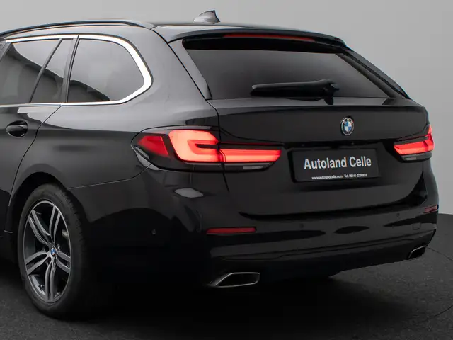 BMW 5 Series view 17