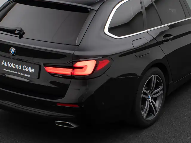 BMW 5 Series view 16