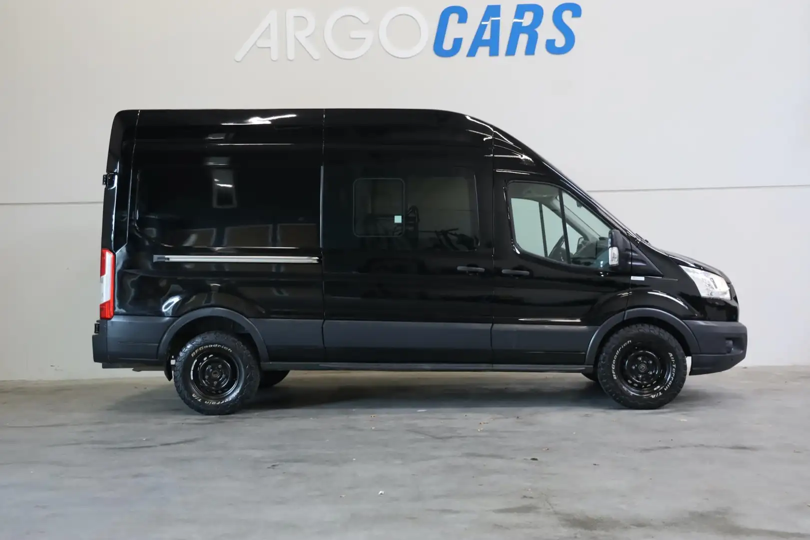 Ford Transit 350 2.0 TDCI L2/H2 Trend AWD 4X4 170PK ZWART AIRCO Zwart - 2