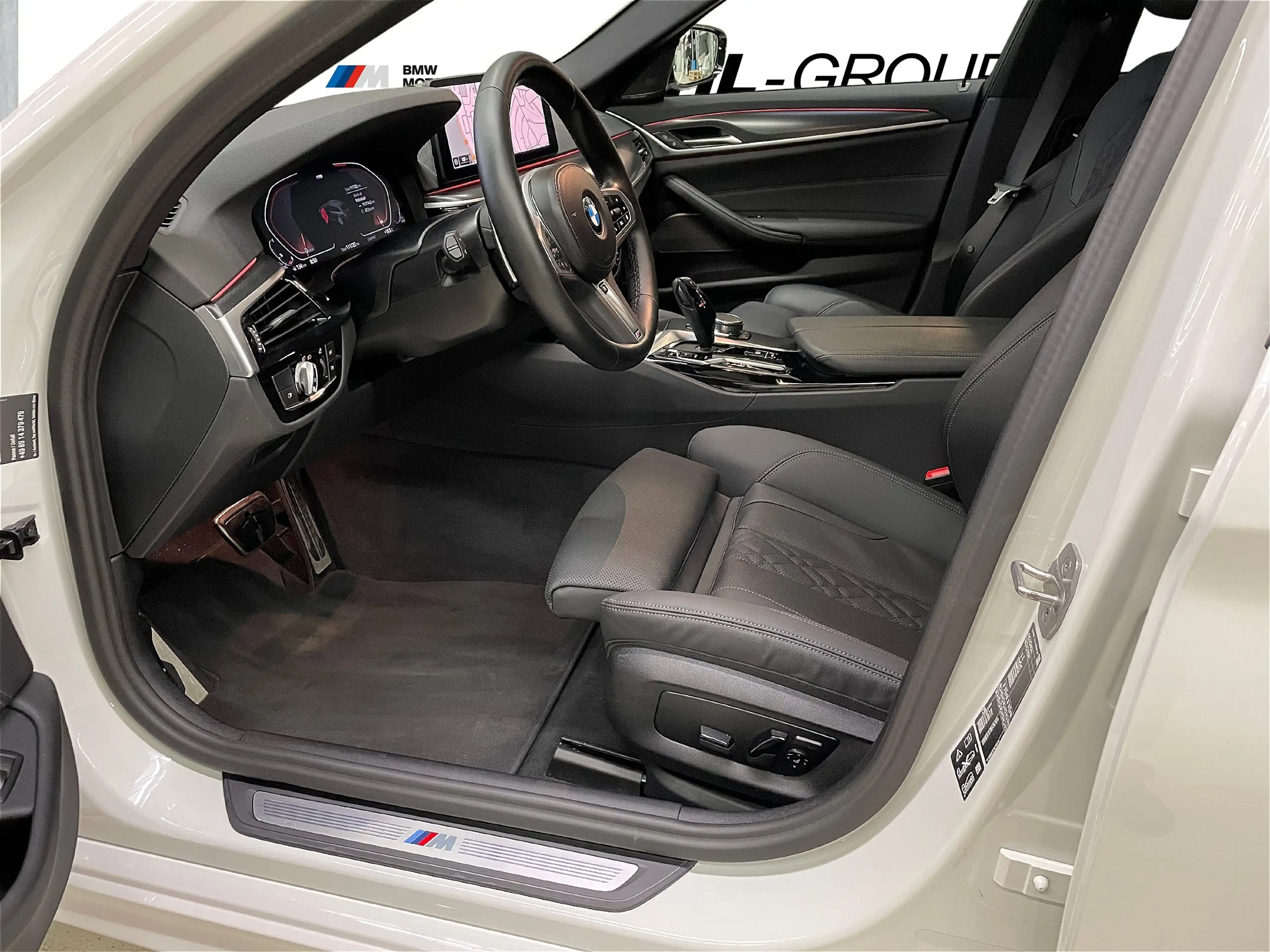 BMW 530 d xDrive Touring — photo 10