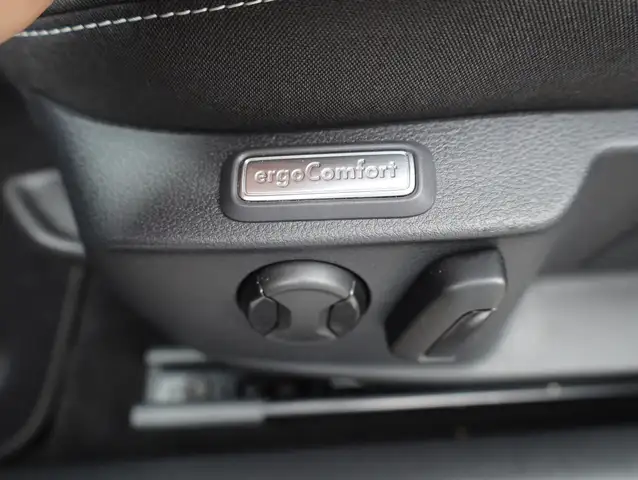 Volkswagen Passat view 15