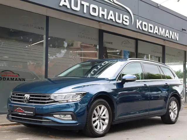 Volkswagen Passat view 6