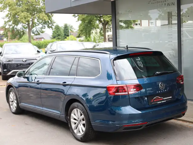 Volkswagen Passat view 7