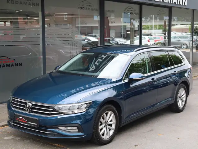 Volkswagen Passat view 5