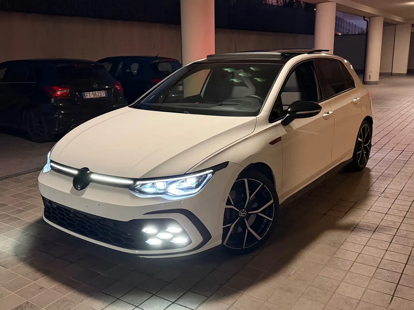 Volkswagen Golf GTI 245 CV IQLIGHT TETTO FEND BLACKPACK PRONTACONSEGNA Bianco - 1
