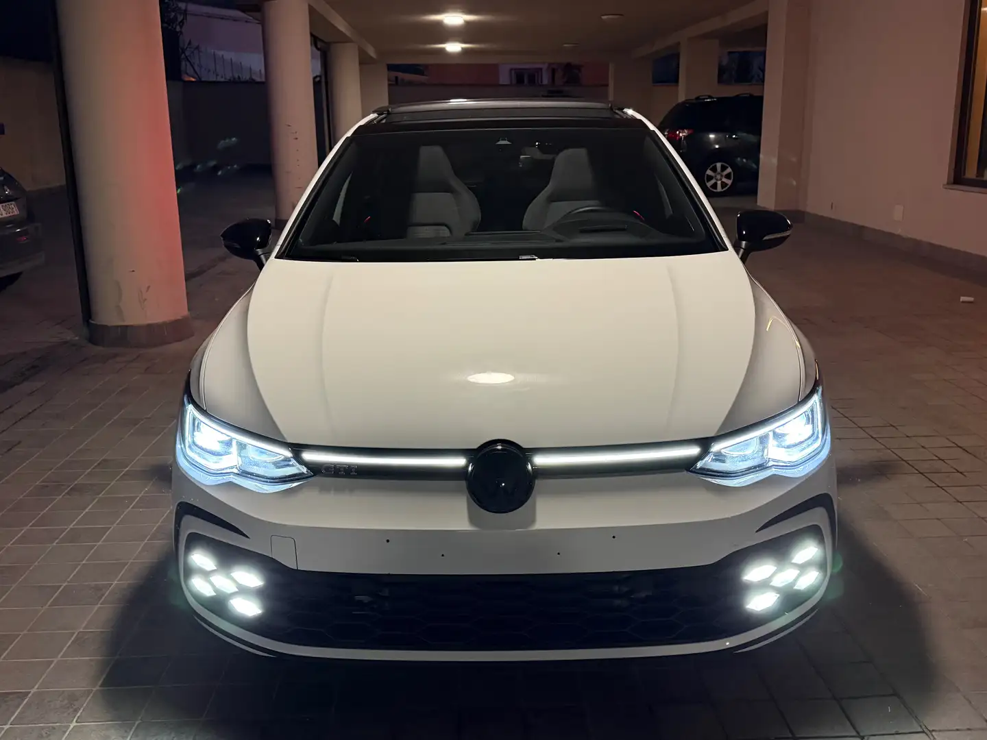 Volkswagen Golf GTI 245 CV IQLIGHT TETTO FEND BLACKPACK PRONTACONSEGNA Bianco - 2