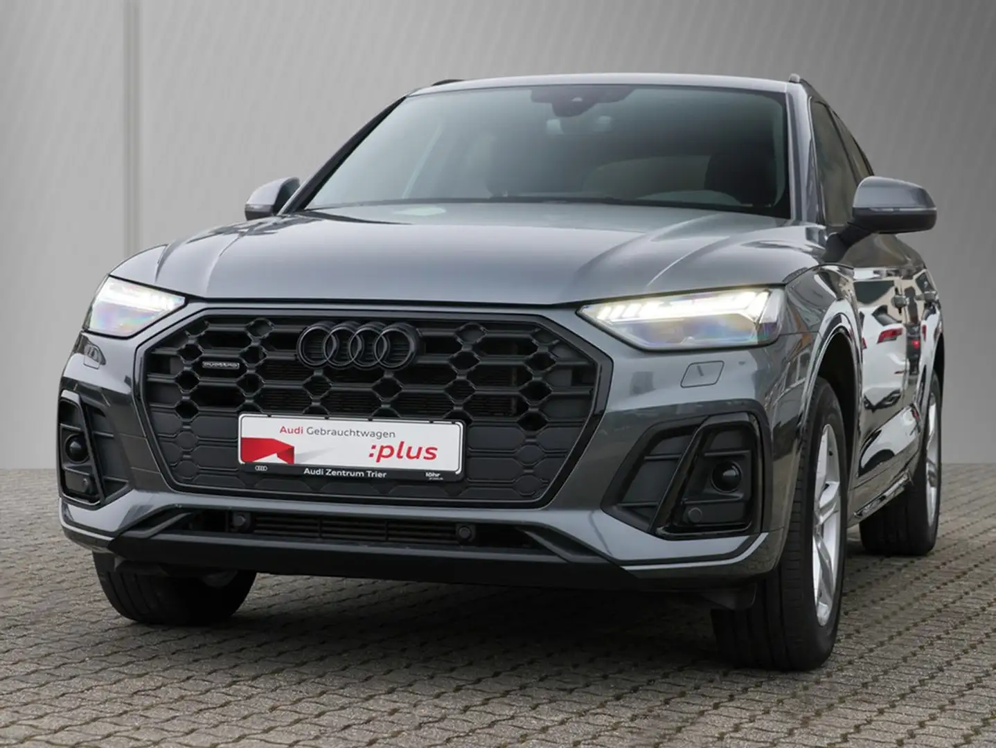 Audi Q5 50 TFSI e quattro S line Grau - 2