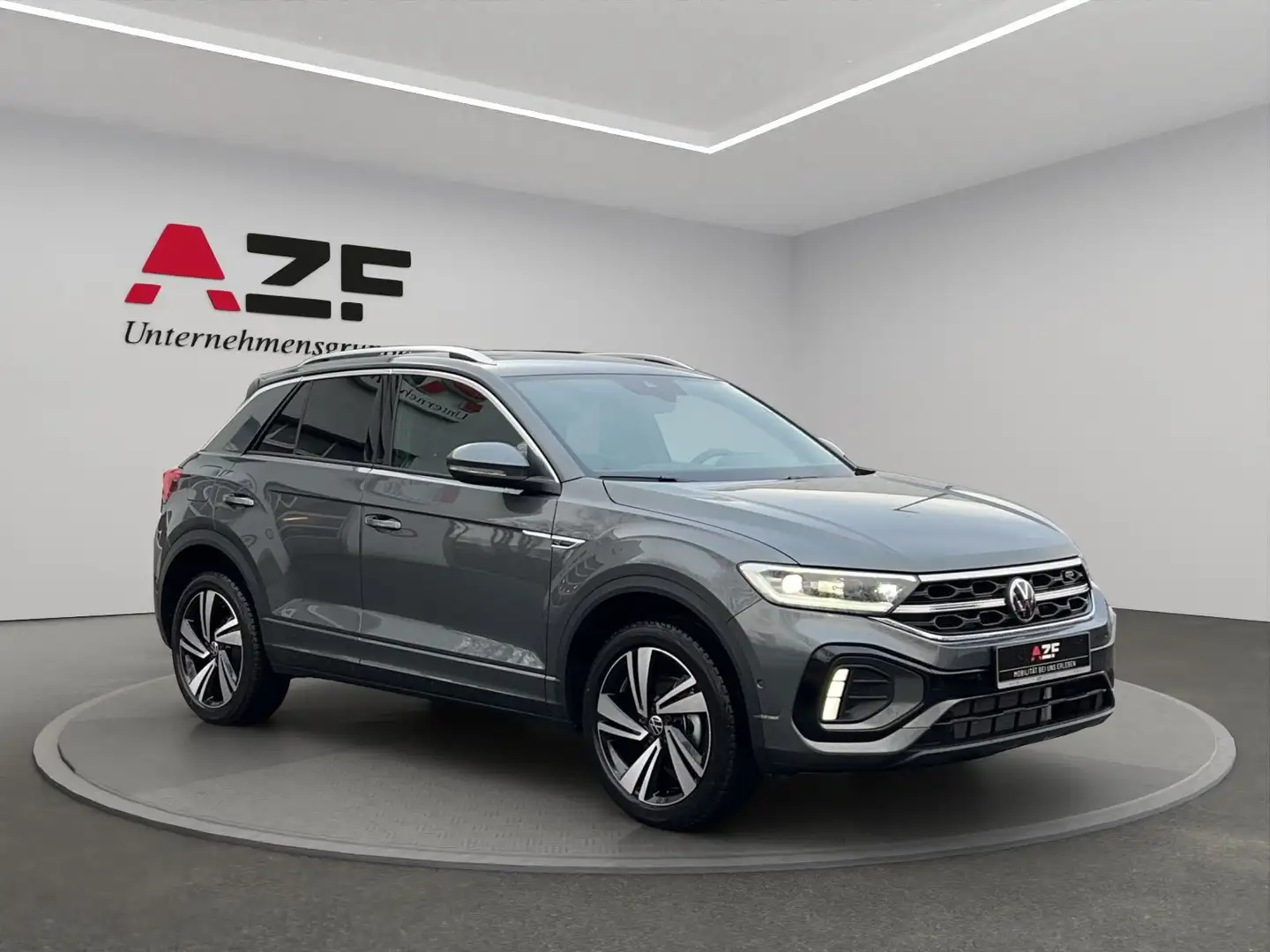 Volkswagen T-Roc R-Line 1.5 TSI DSG ACC + SHZ + APP-CONNECT Grijs - 2