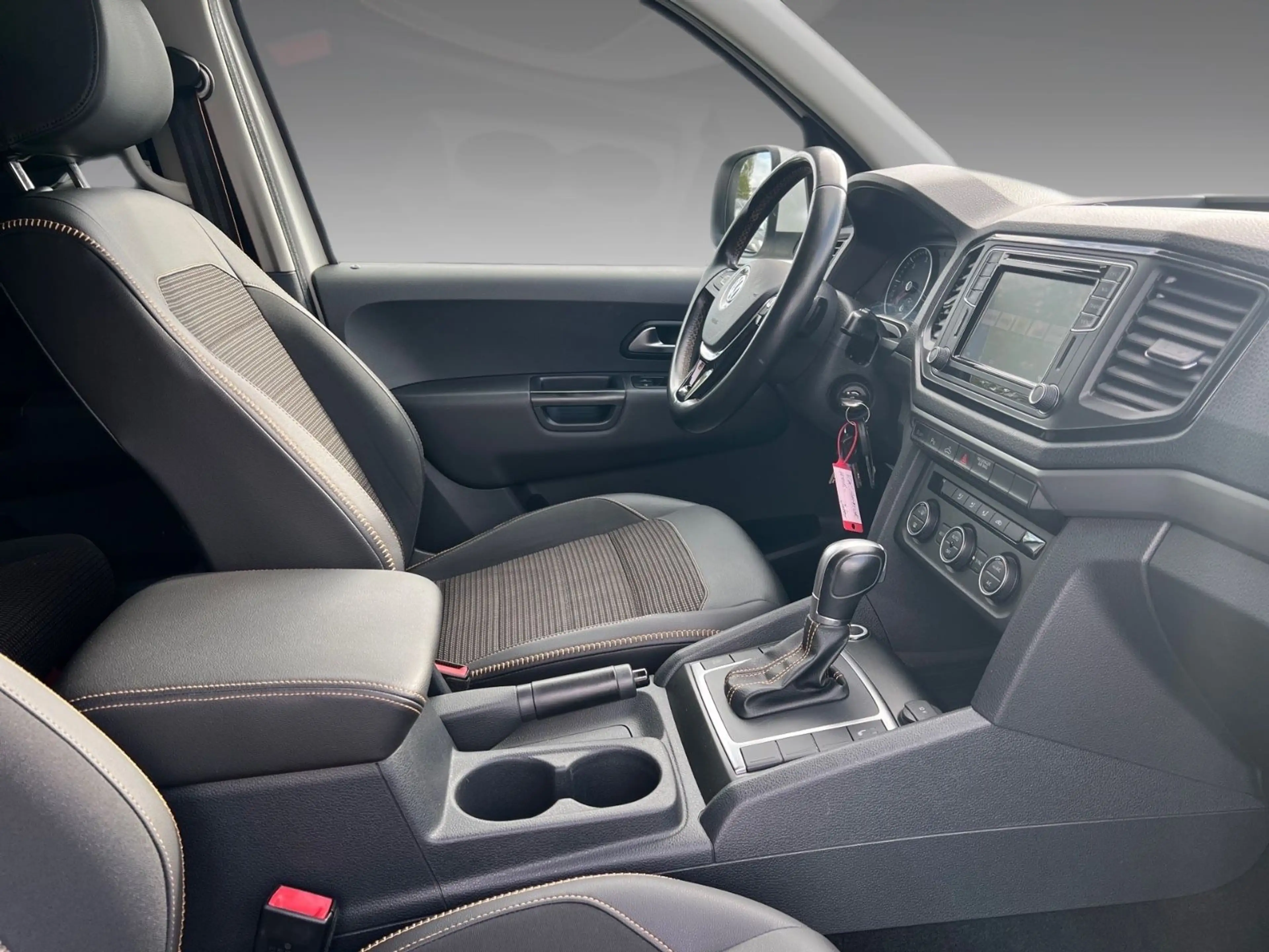 Volkswagen Amarok Canyon 4Motion DoubleCab 1.Hand — photo 15