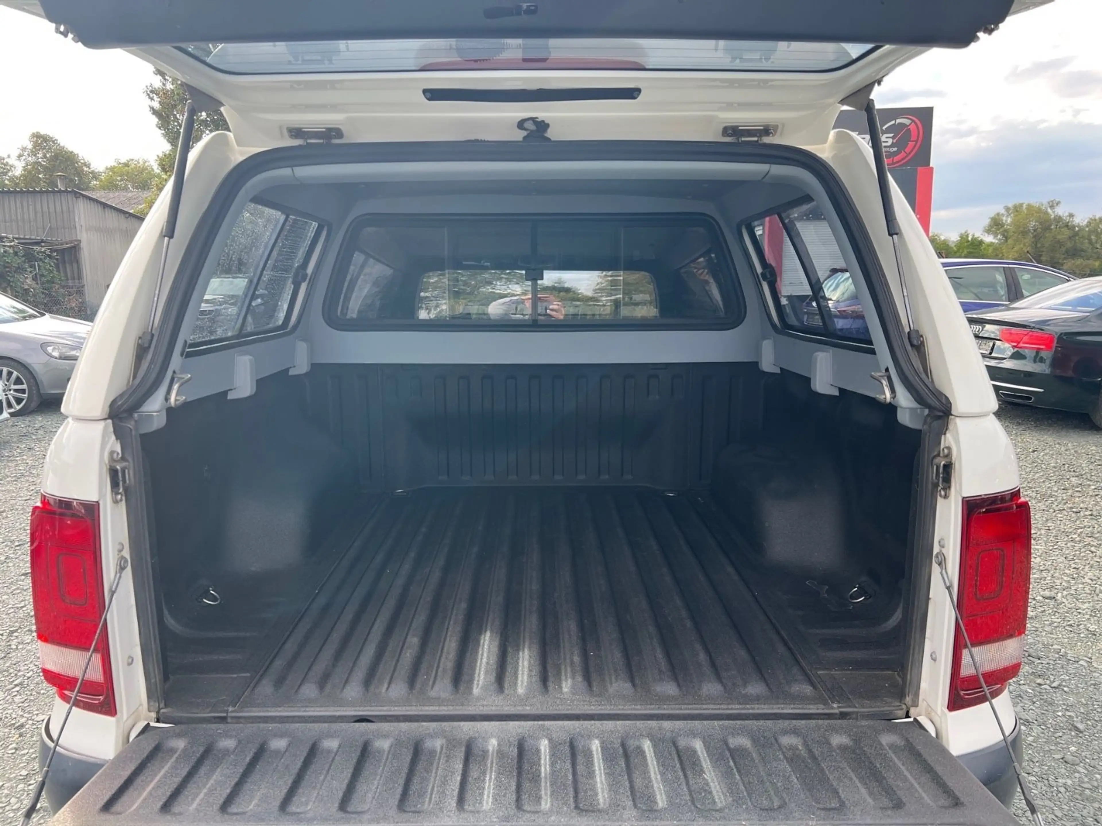 Volkswagen Amarok Canyon 4Motion DoubleCab 1.Hand — photo 13