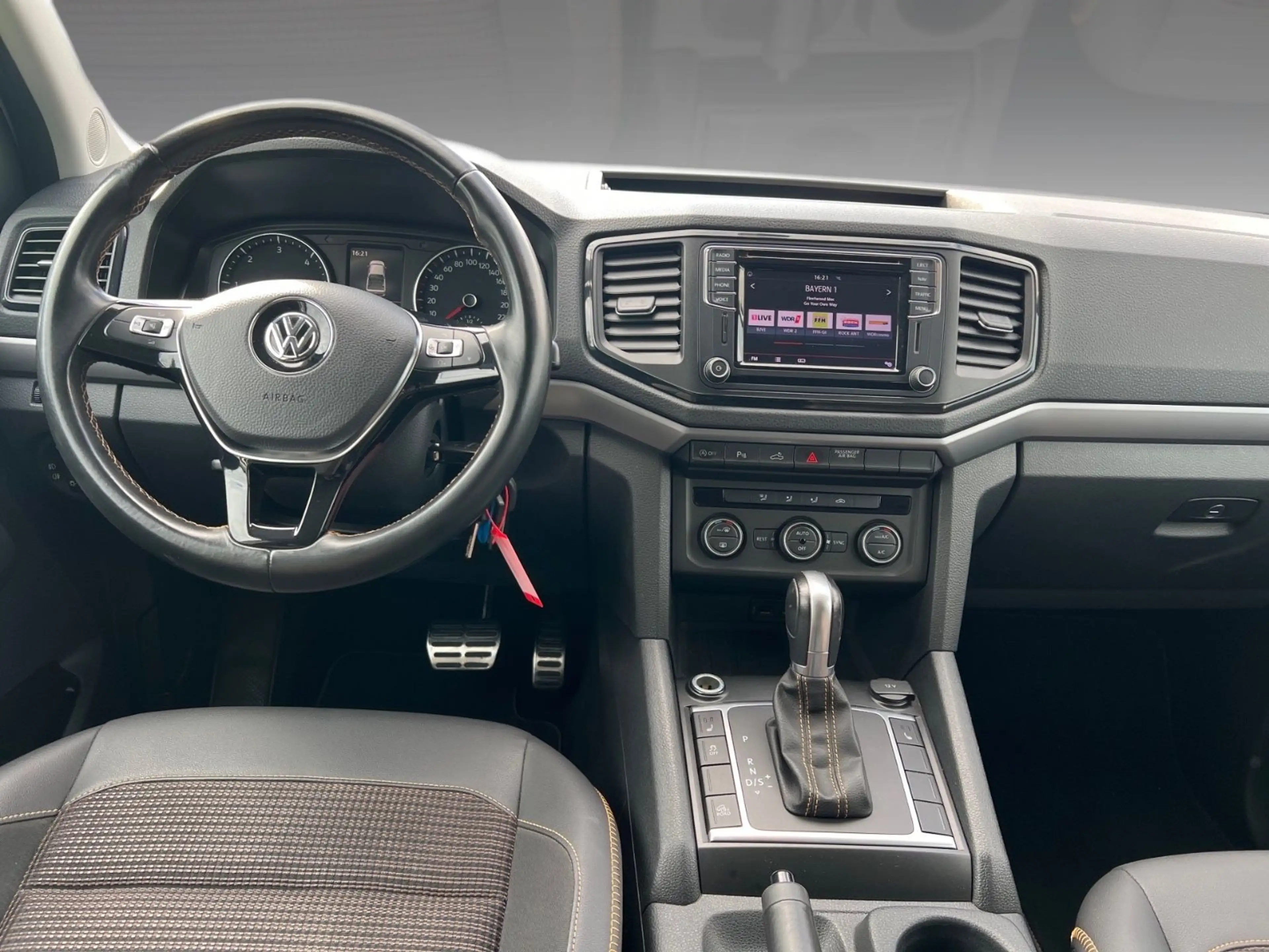 Volkswagen Amarok Canyon 4Motion DoubleCab 1.Hand — photo 12