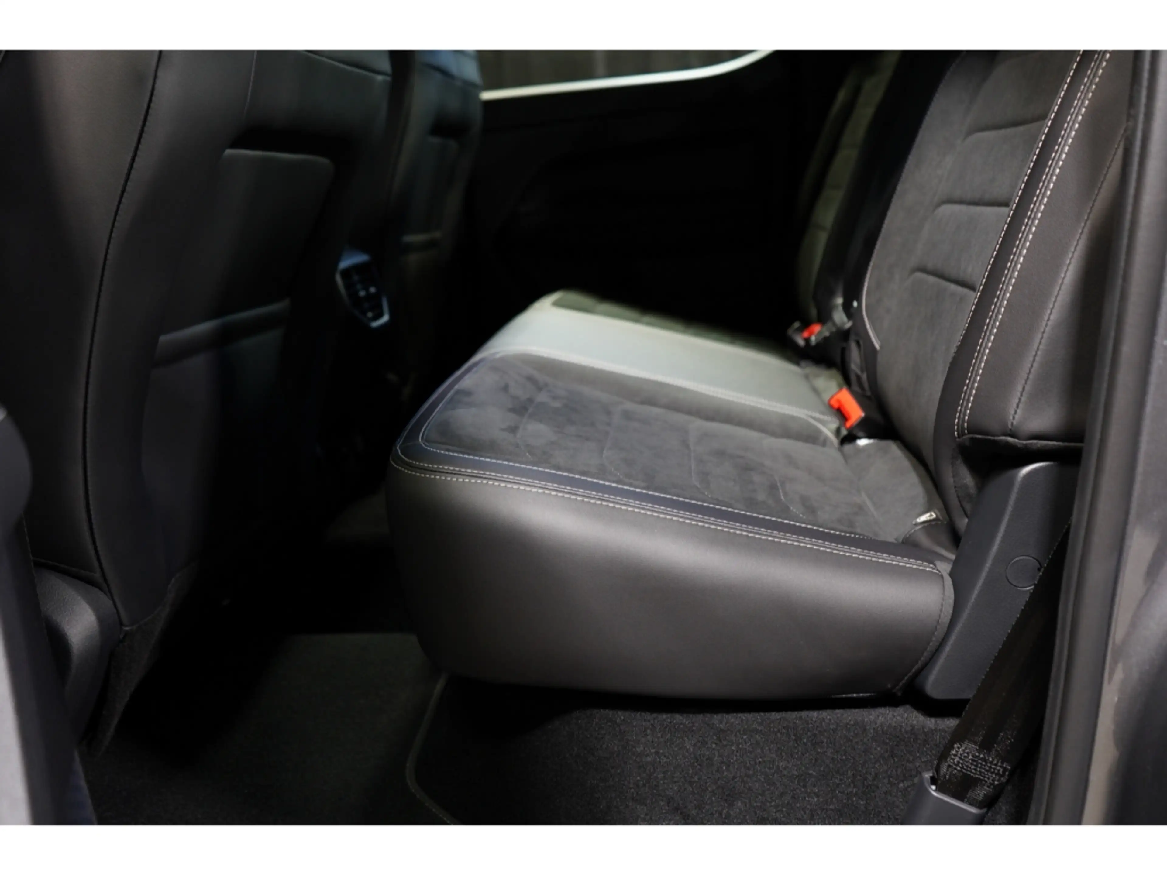 Volkswagen Amarok Style 3.0 TDI 4MOTION Dark Label AHK Harman — photo 14