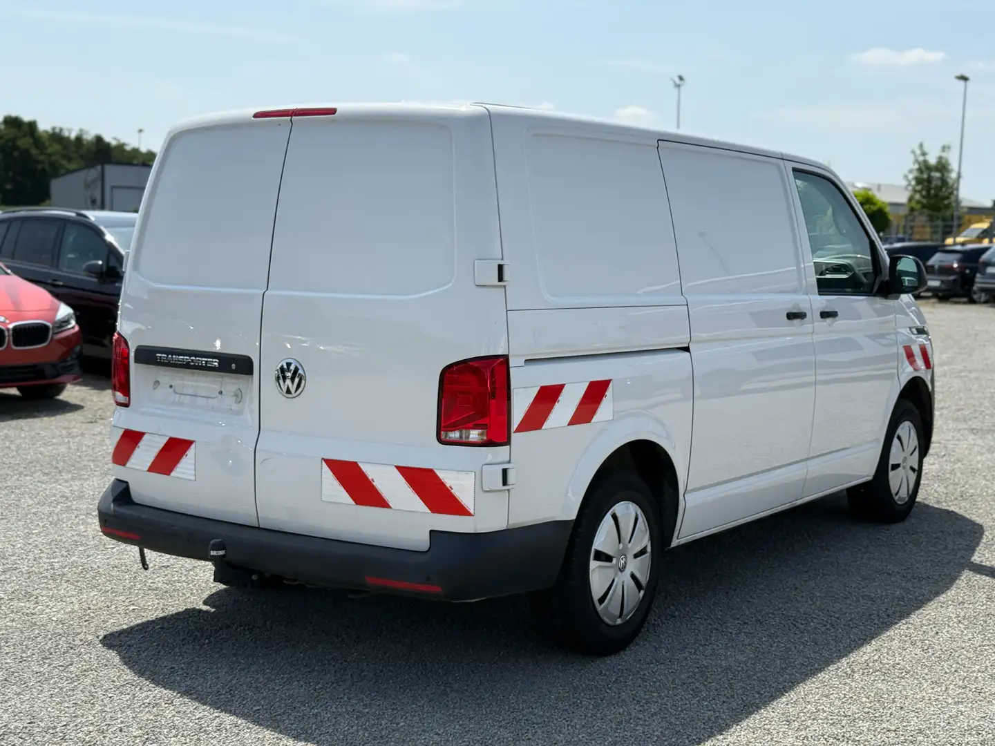 Volkswagen T6.1 Transporter Kasten*52.000 km*3-SITZE*150PS*AHK* Weiß - 2