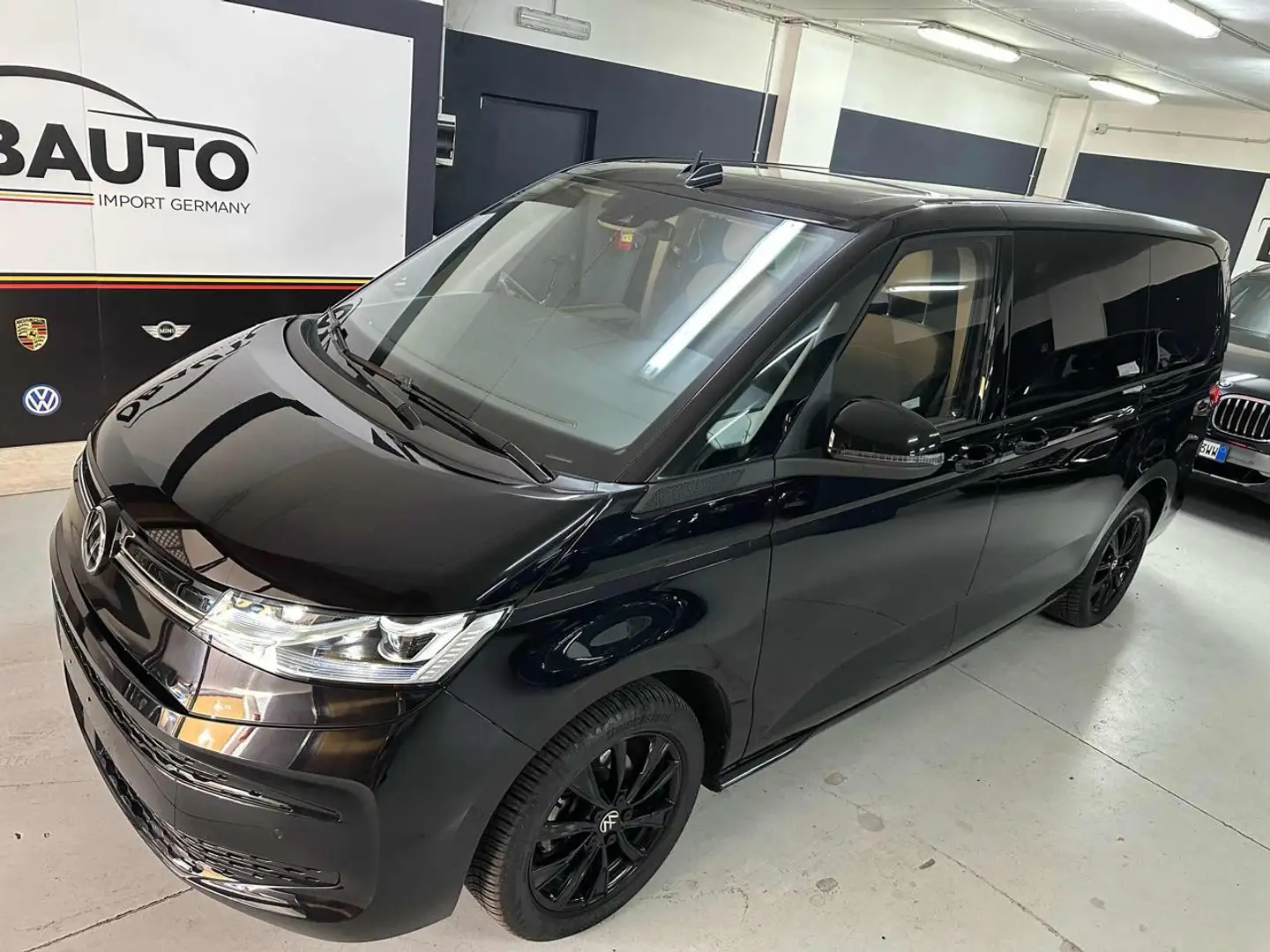 Volkswagen T7 Multivan 2.0 TDI 150CV DSG Style Nero - 1