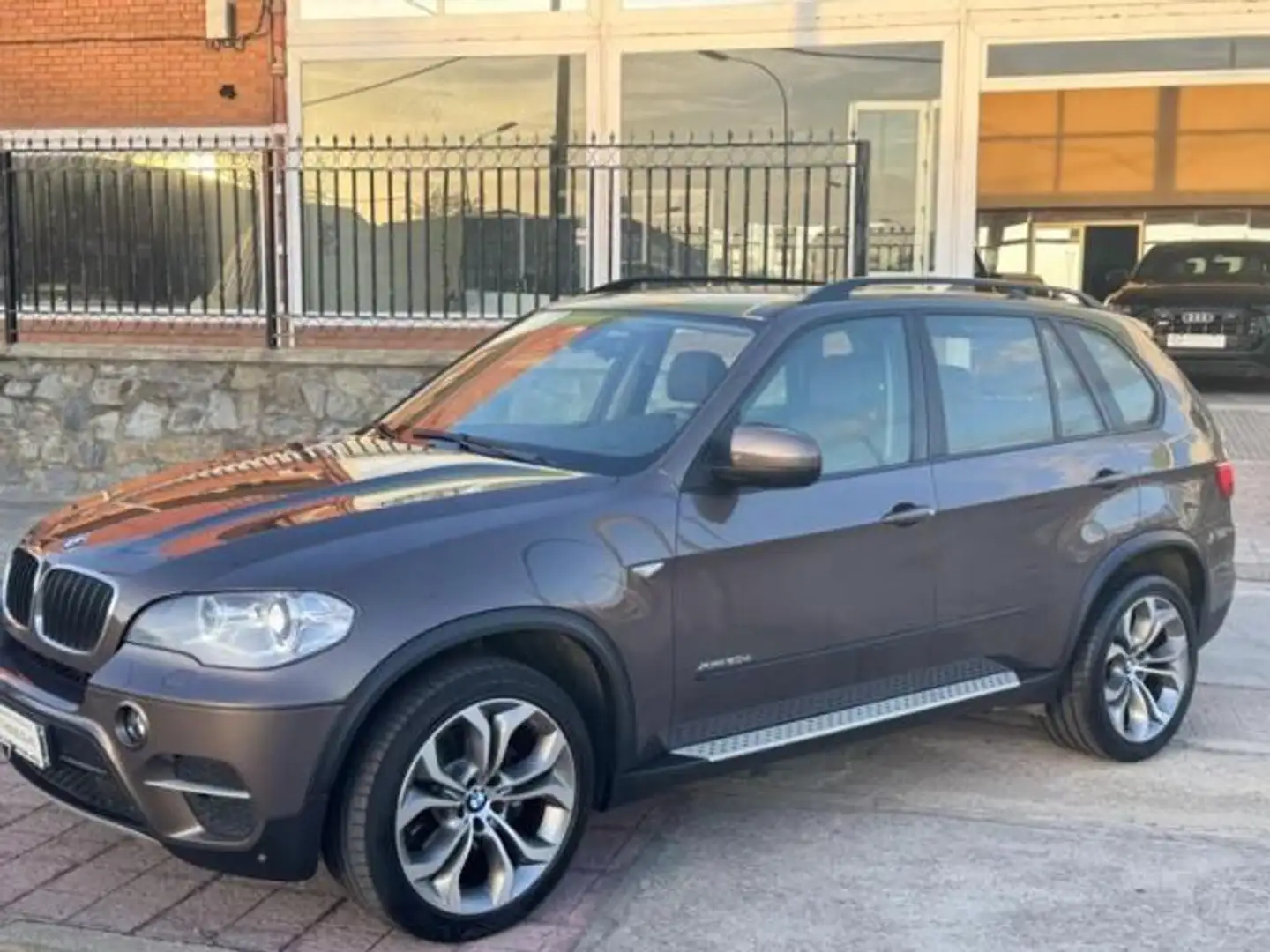 BMW X5 xDrive 30dA Brun - 1