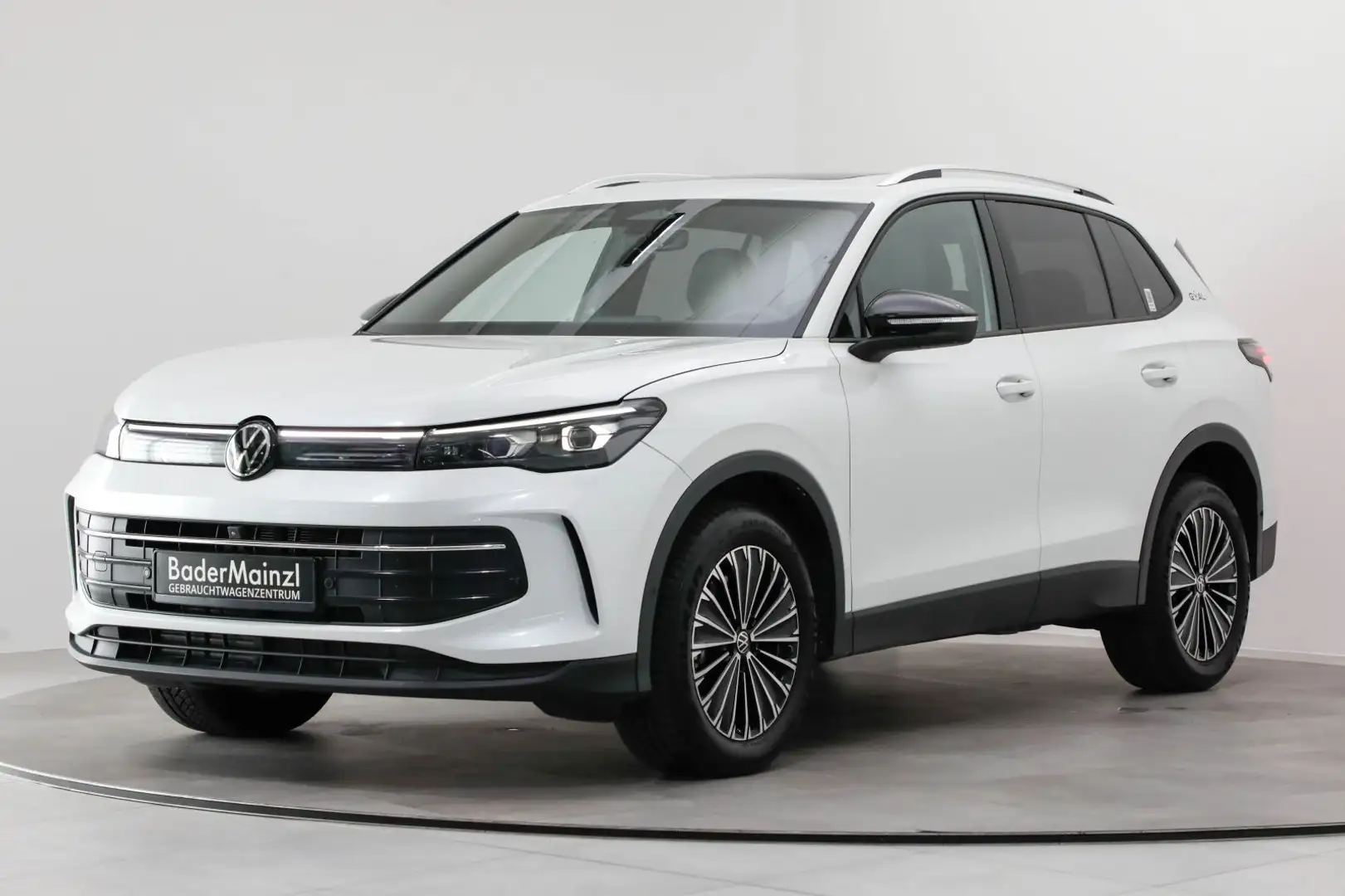Volkswagen Tiguan 2.0 TDI 4M DSG Goal AHK 360° Matrix Pano Weiß - 2