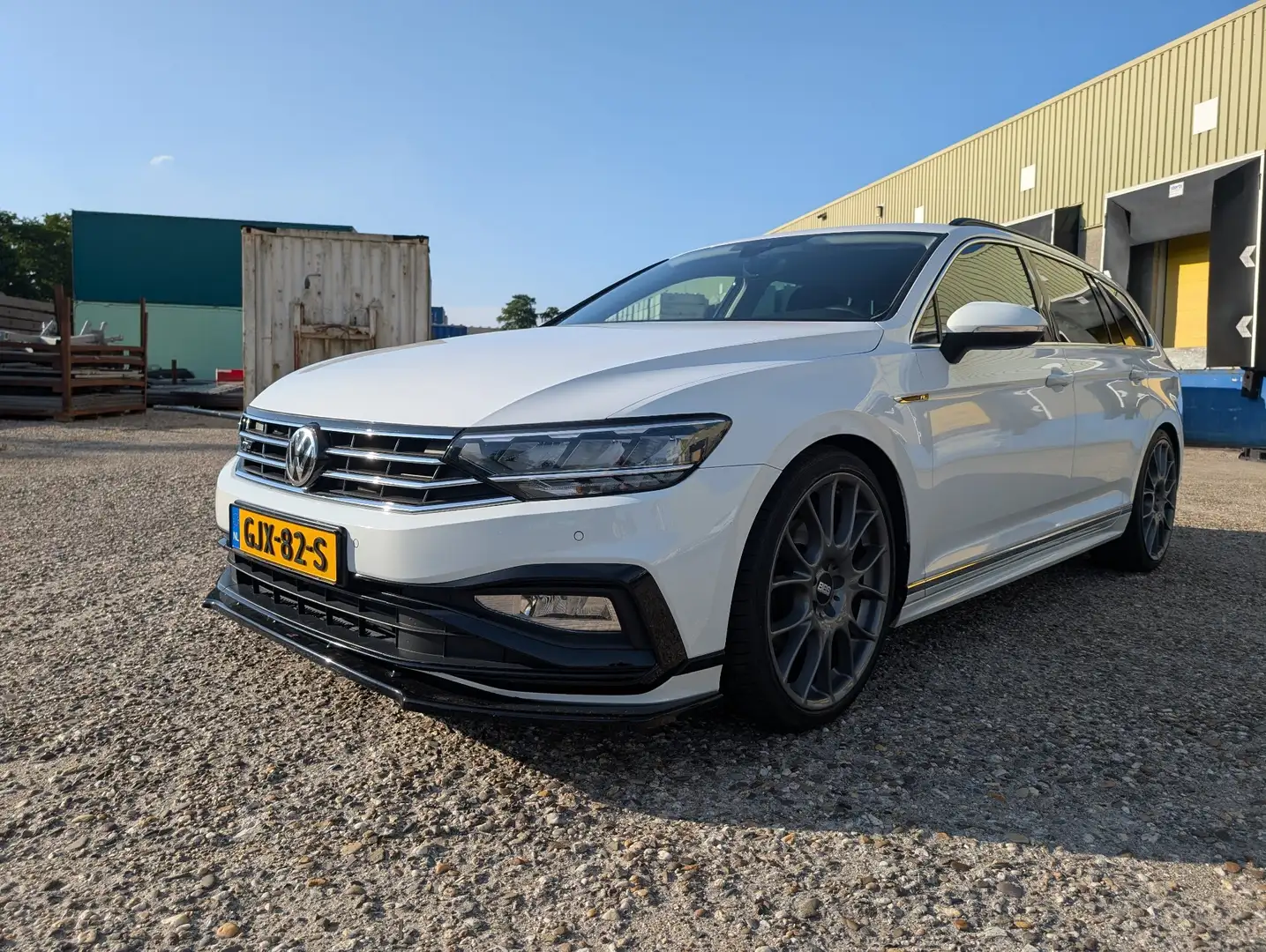 Volkswagen Passat 1.5 TSI Comfort Buss. R-Line, BBS 20" Wit - 1