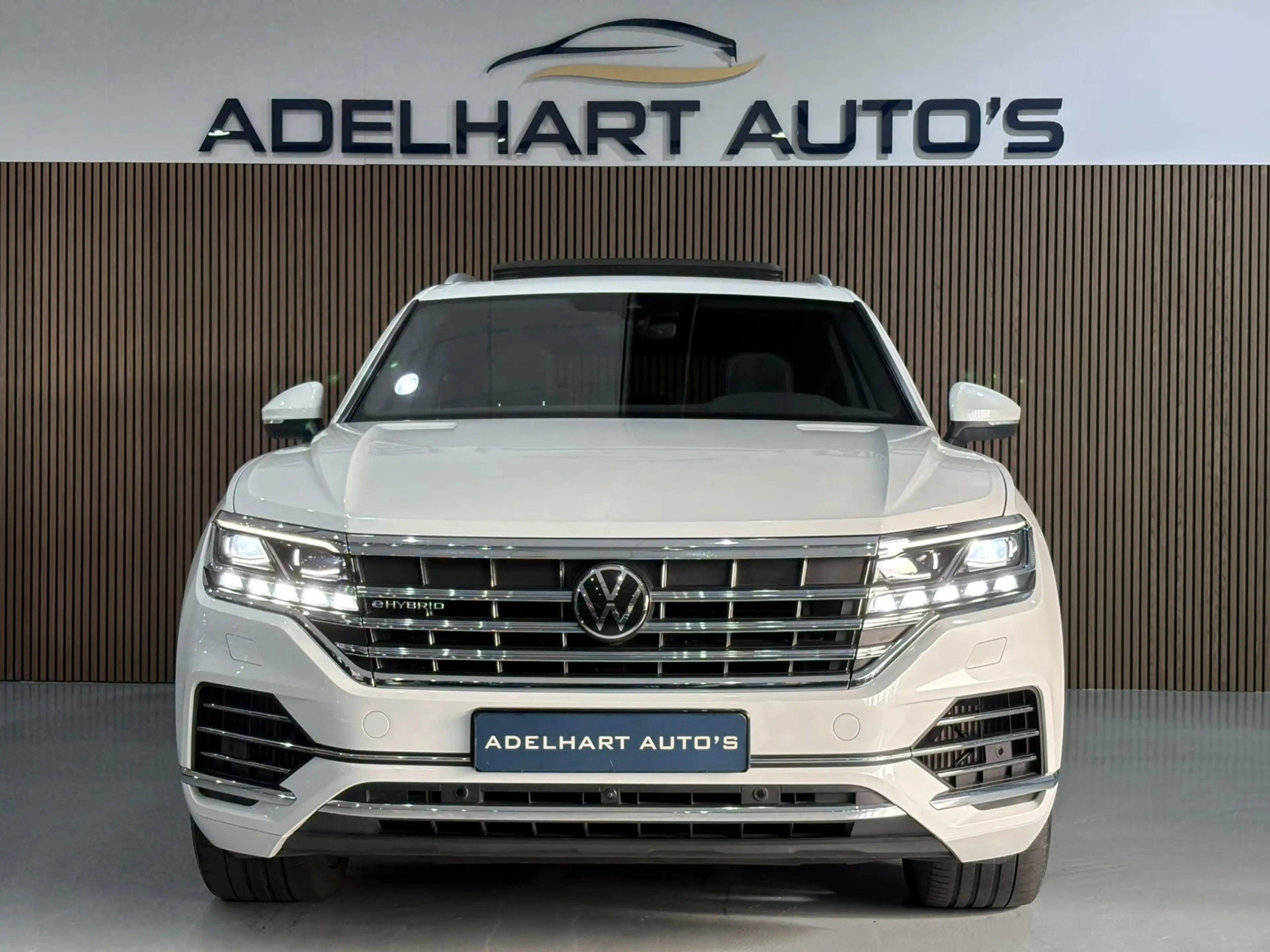 Volkswagen Touareg 3.0 TSi eHybrid 4MOTION R 462 PK / Panorama dak / — photo 5
