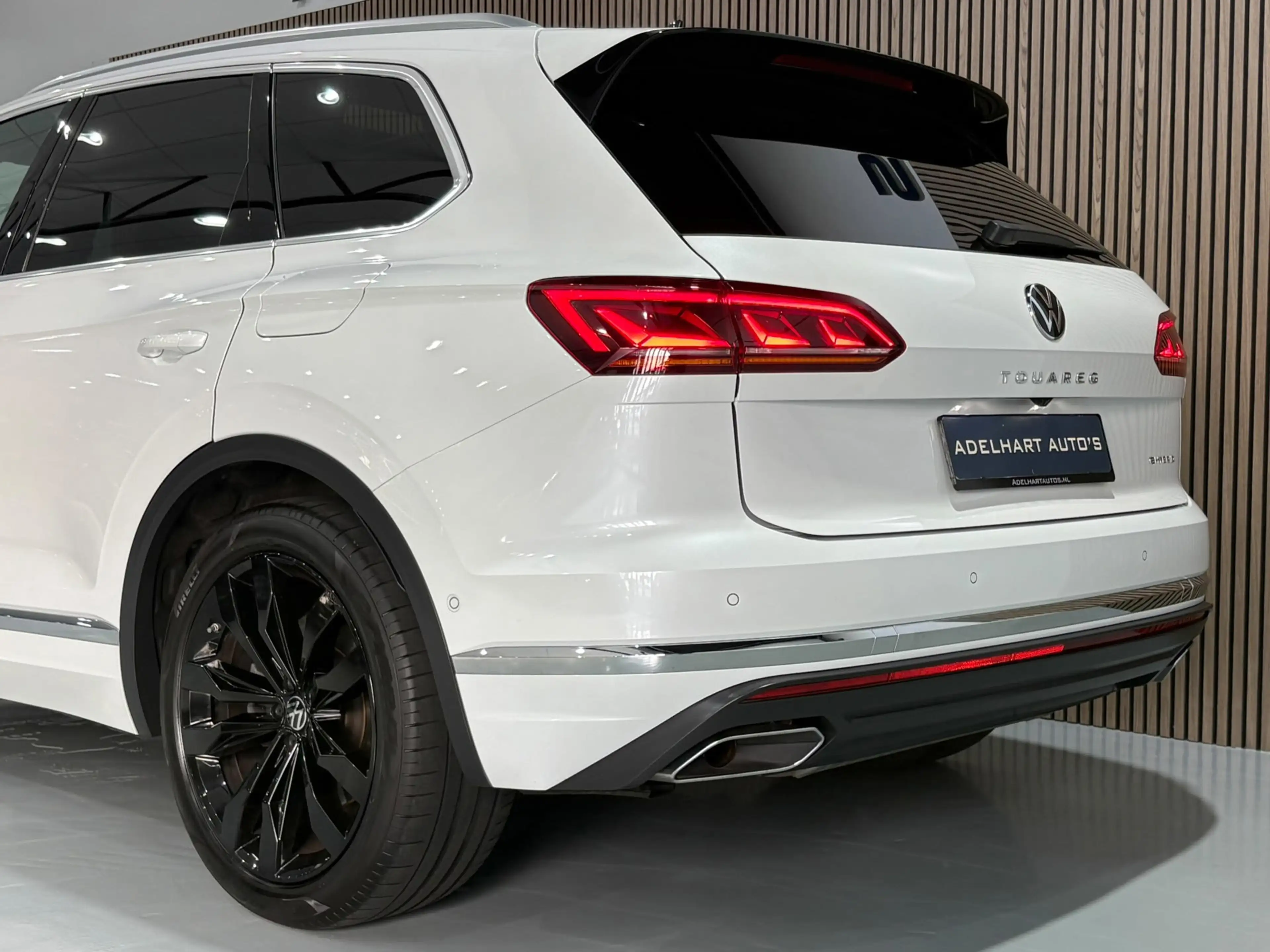 Volkswagen Touareg 3.0 TSi eHybrid 4MOTION R 462 PK / Panorama dak / — photo 11