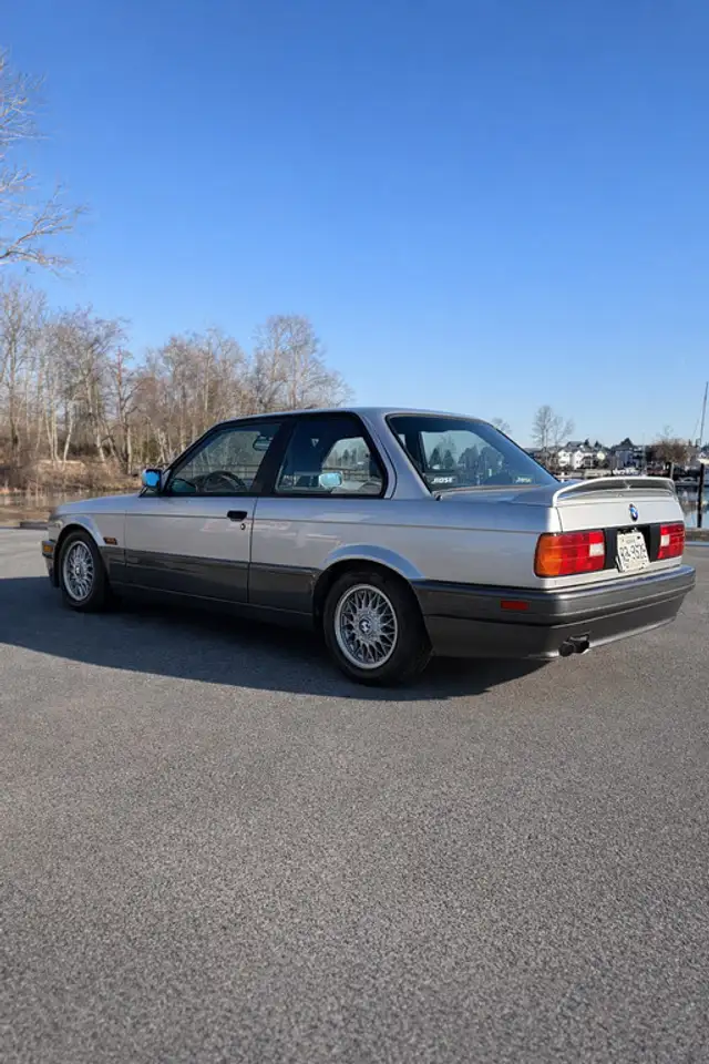 BMW 3 Series снимка BMW 3 Series