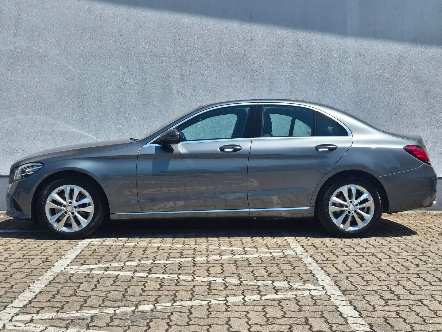 Mercedes-Benz C 300 Avantgarde Limousine*Navigation*AHK*LED*Ambiente* Gris - 2