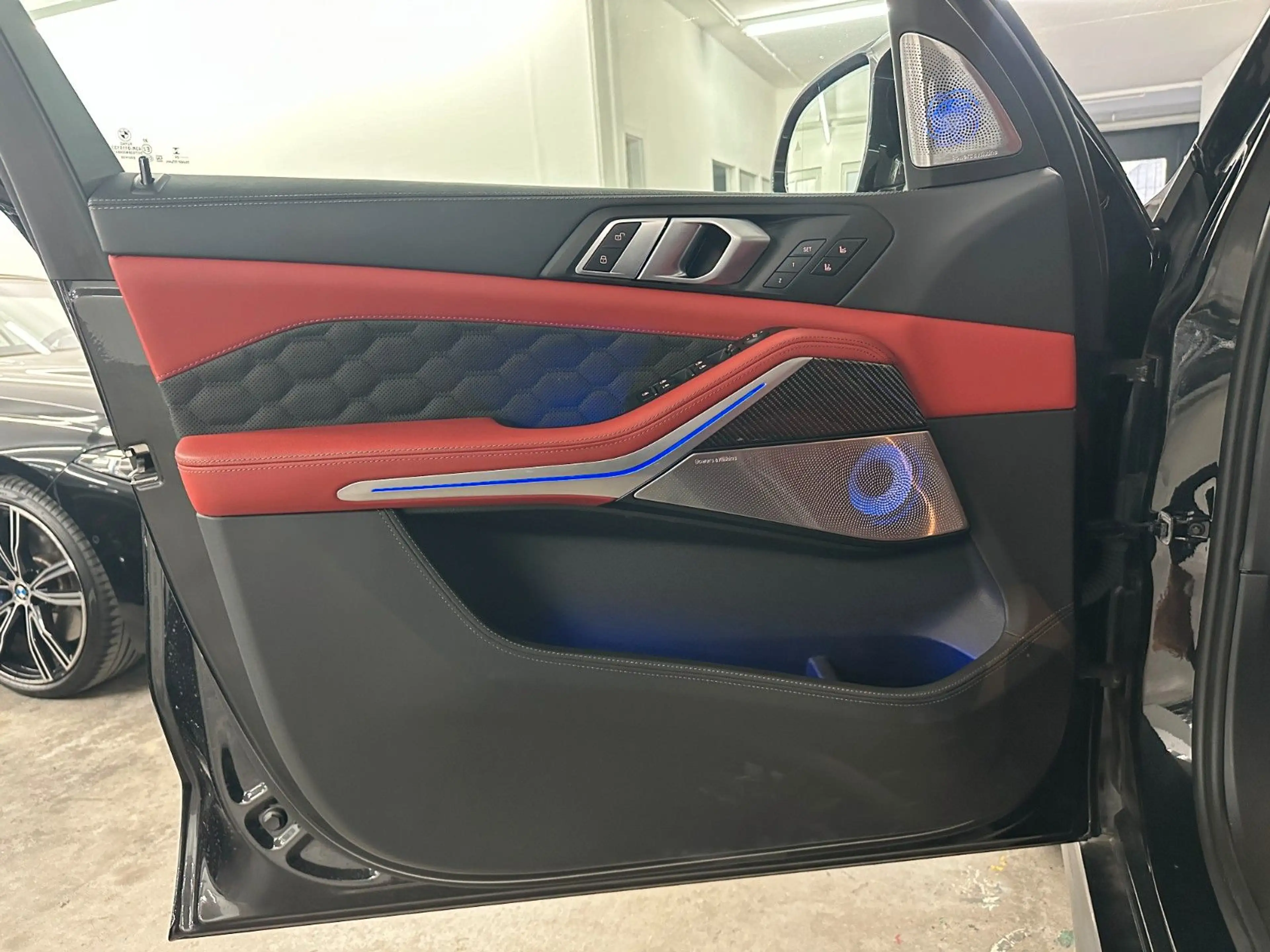 BMW X5 M Competition/SkyPano/B&O/360/Carbon/........ — photo 13