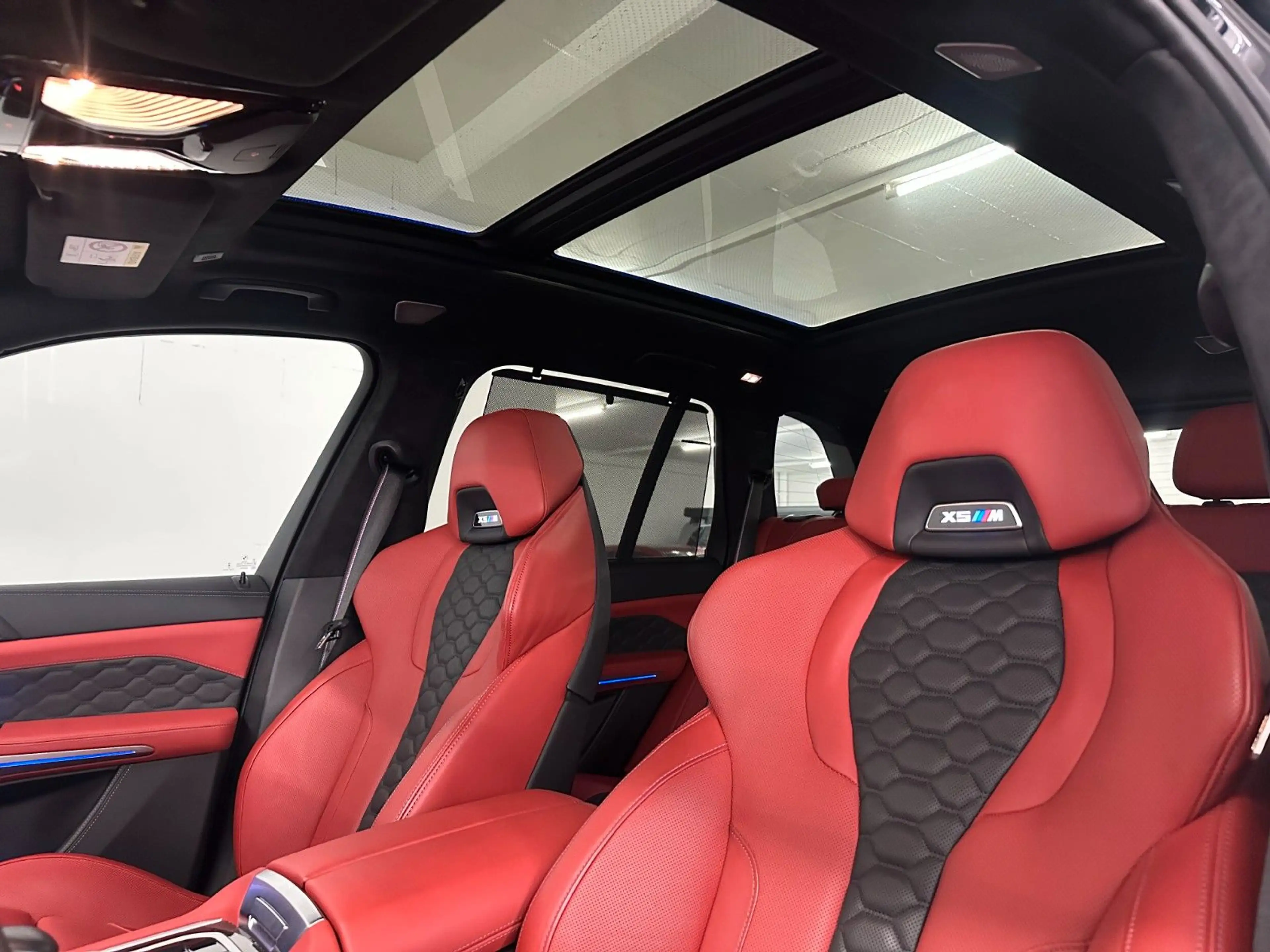 BMW X5 M Competition/SkyPano/B&O/360/Carbon/........ — photo 15