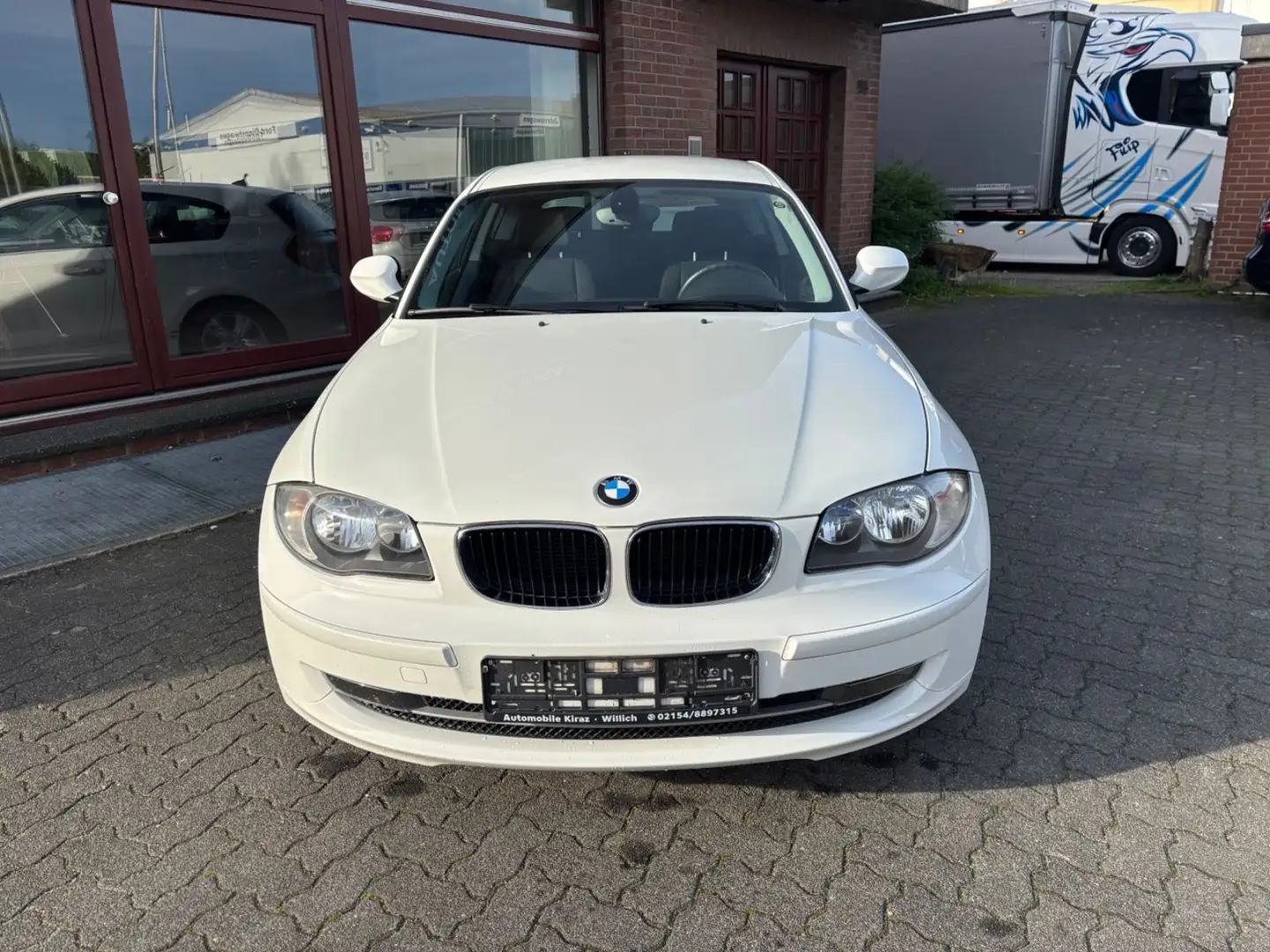 BMW 116 i TÜV NEU SHZ PDC TEMP STEUERKETTE NEU Blanc - 2