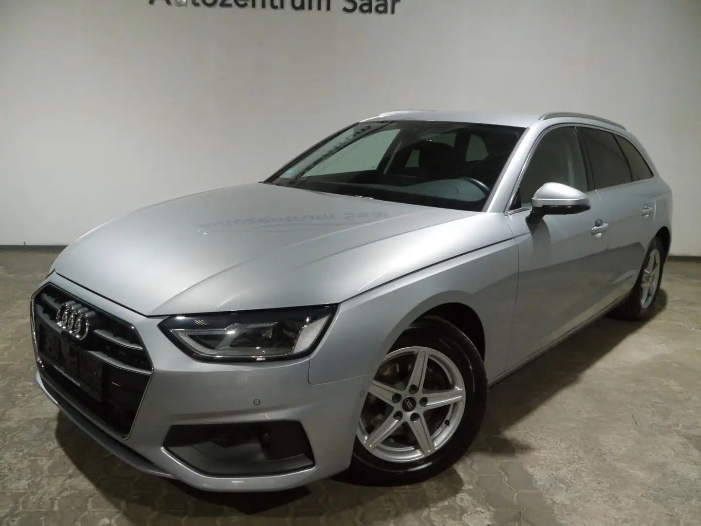 Audi A4 Avant 35 TDI LED Automatik Navi SH ACC Kamera Silber - 2