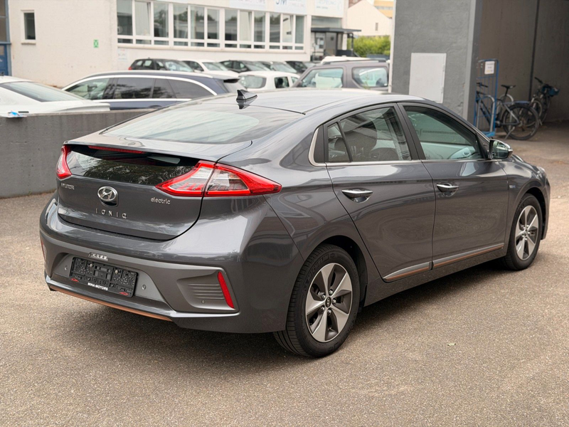 Hyundai IONIQ Ioniq Style Elektro SOH 1.Hand Assist LED — photo 4