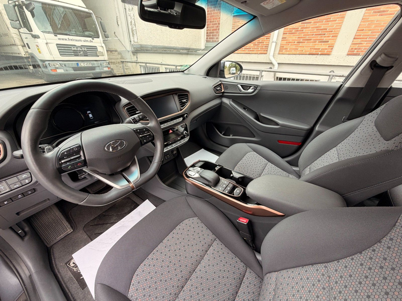 Hyundai IONIQ Ioniq Style Elektro SOH 1.Hand Assist LED — photo 12