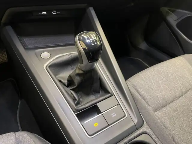 Volkswagen Golf view 8
