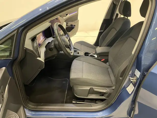 Volkswagen Golf view 6